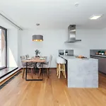 Luxury Adelka